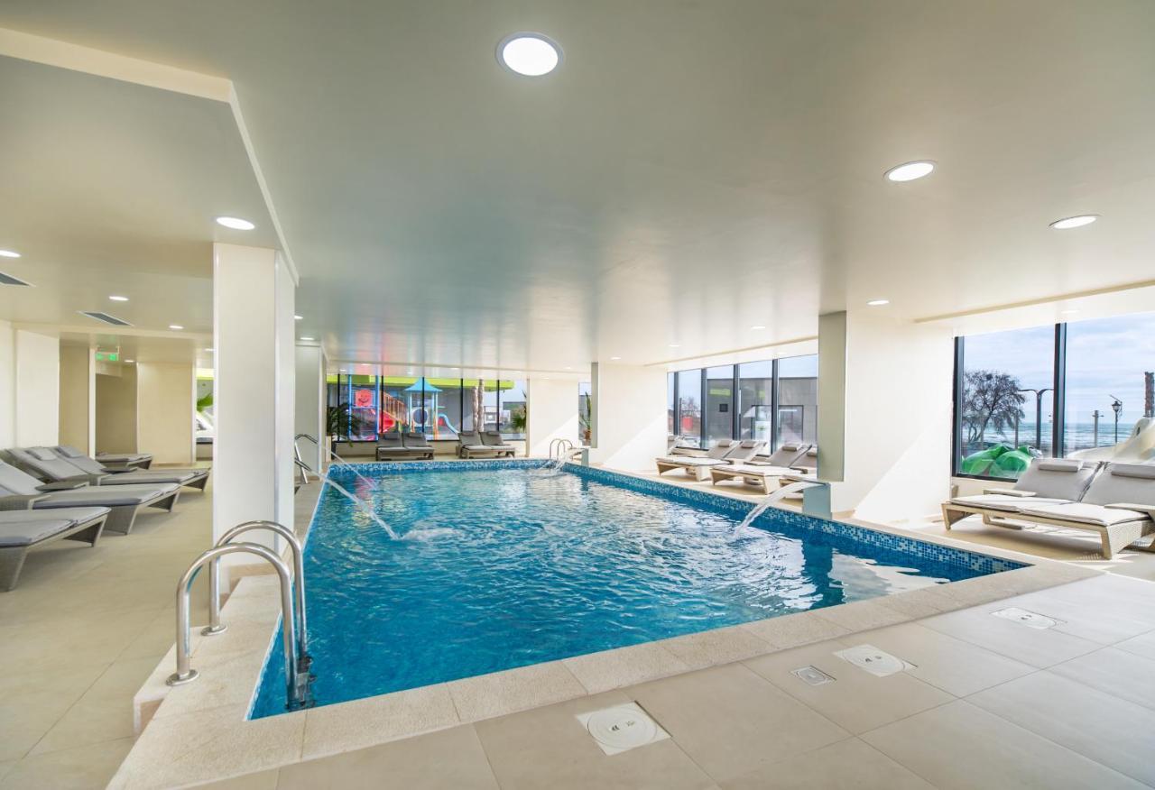 Moonlight Studio Alezzi Spa n Pools beach Resort Mamaia Buitenkant foto